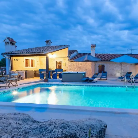 Botra Maria - Roj458 By Interhome